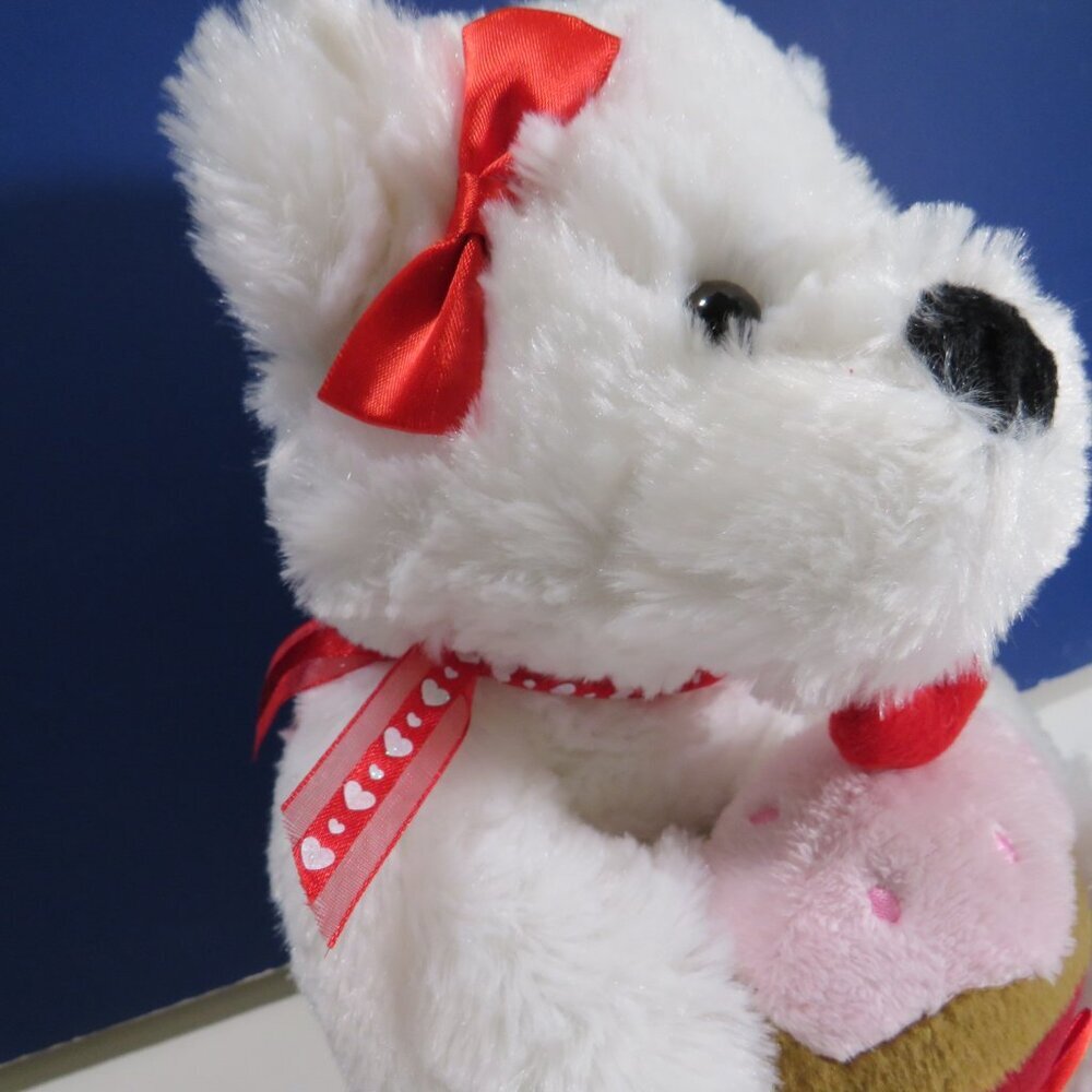 sweet heart White Bear with fabric cupcake valentines - Picture 3 of 13